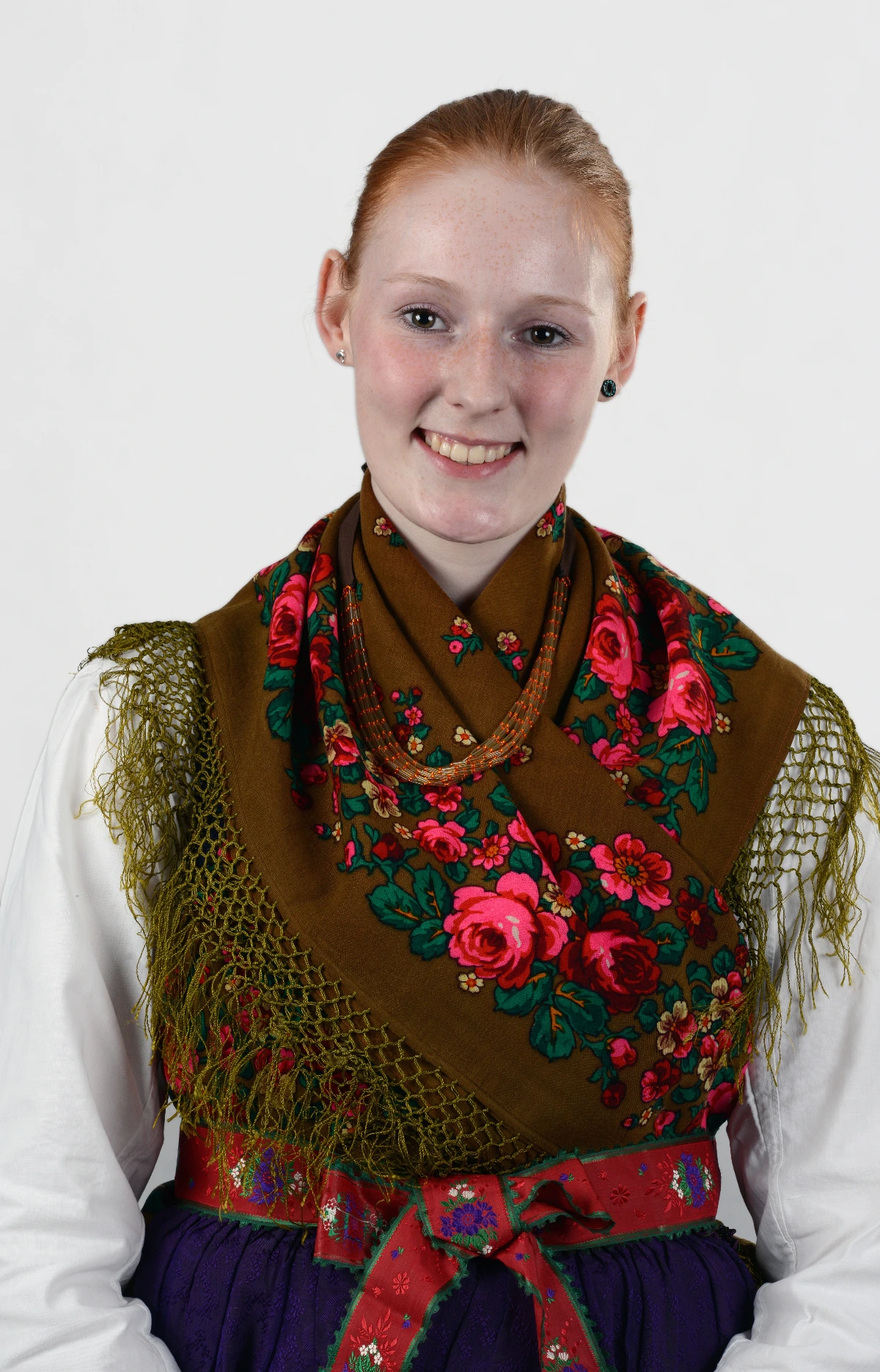 Bergwinkeltracht Frau in halb guter Tracht 3