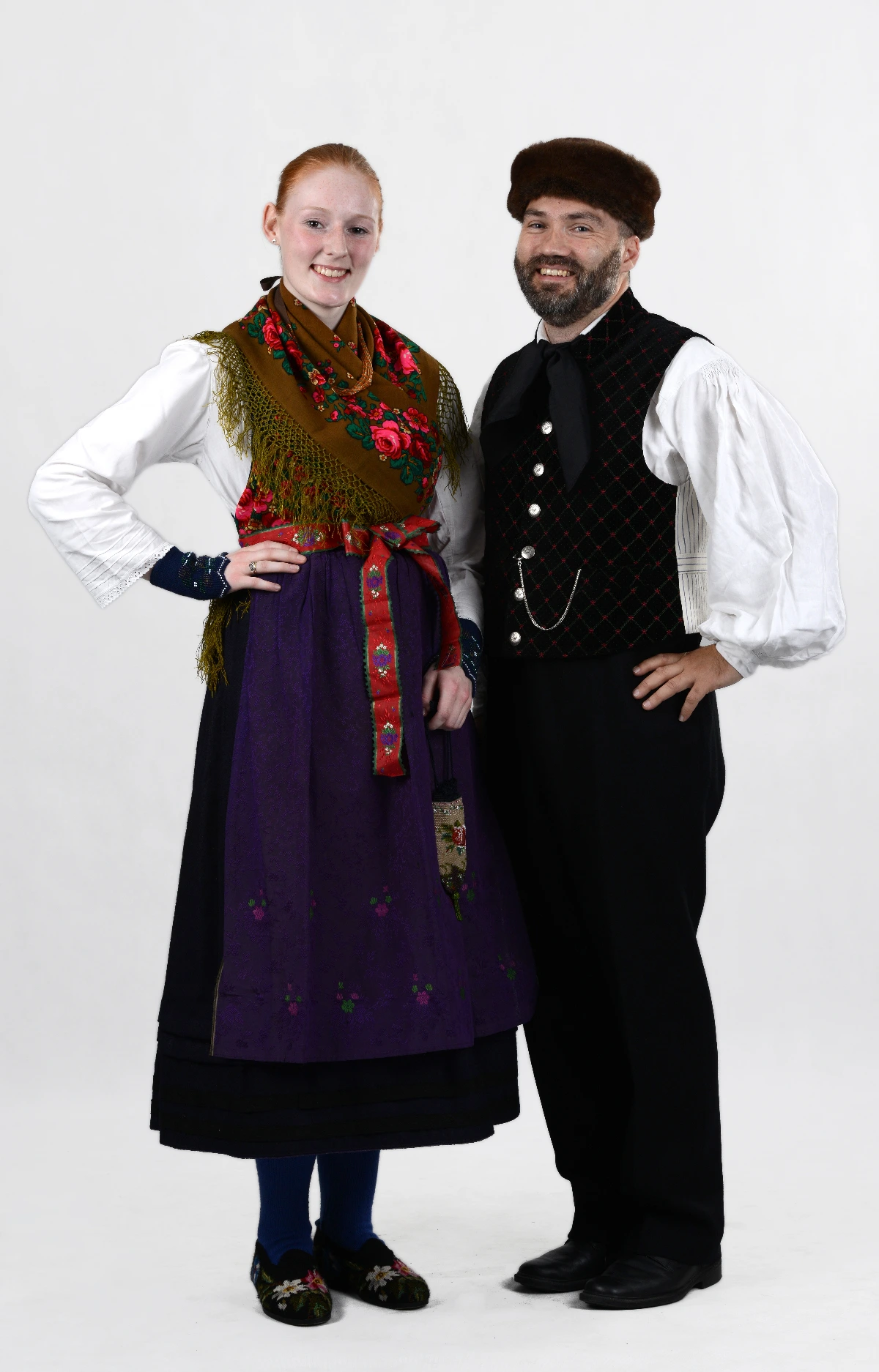 Bergwinkeltracht Paar in halb guter Tracht