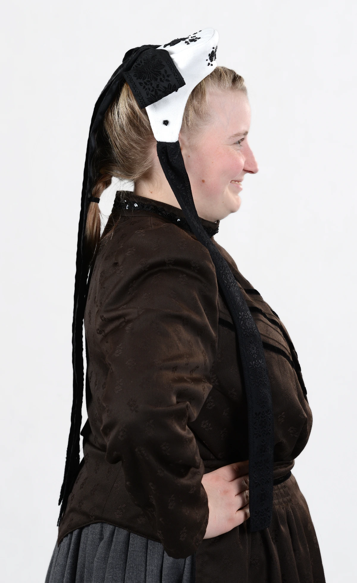 Bunstruther Tracht Frau Kopfbedeckung 3