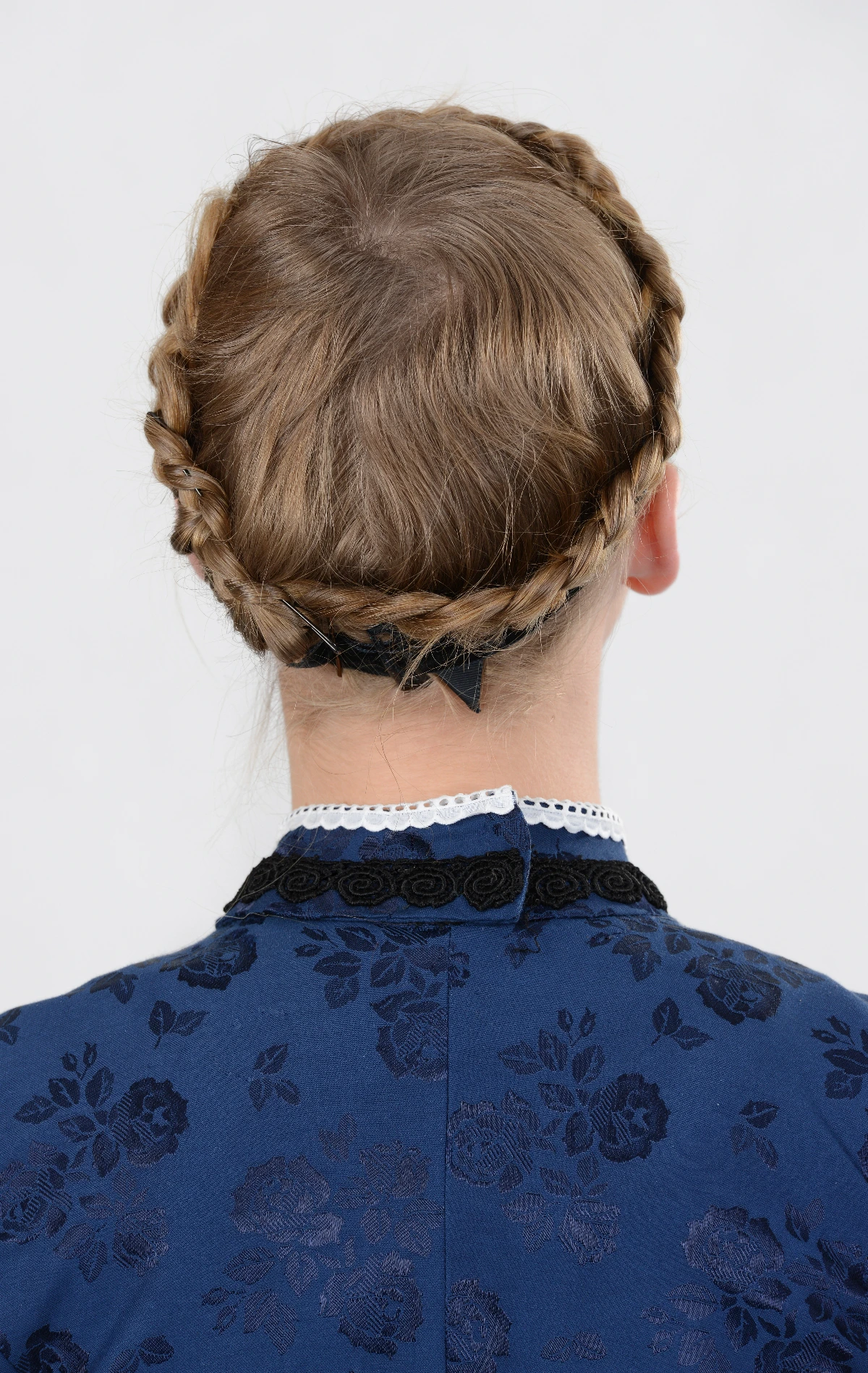 Edertal Tracht Frau Haartracht 2