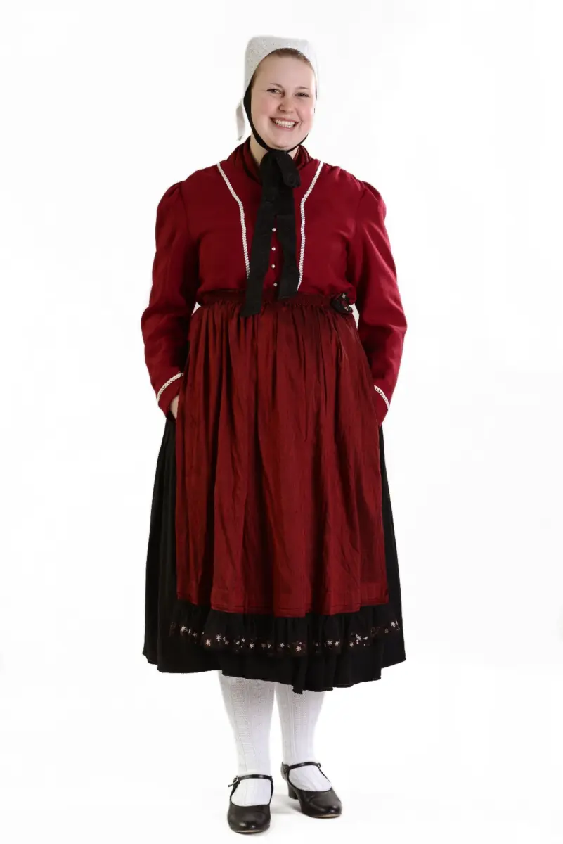 Frau in der Tracht des Busecker Tals