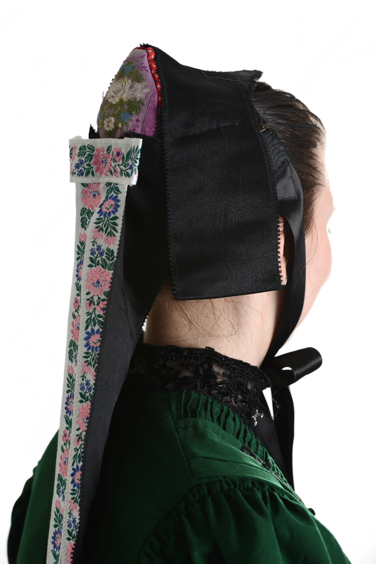 Hersfelder Tracht Frau Kopfbedeckung 5