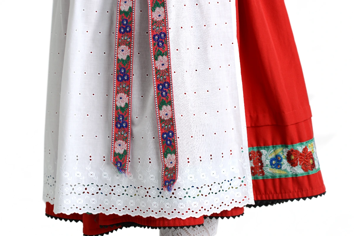 Hersfelder Tracht Frau Rock und Schürze 2