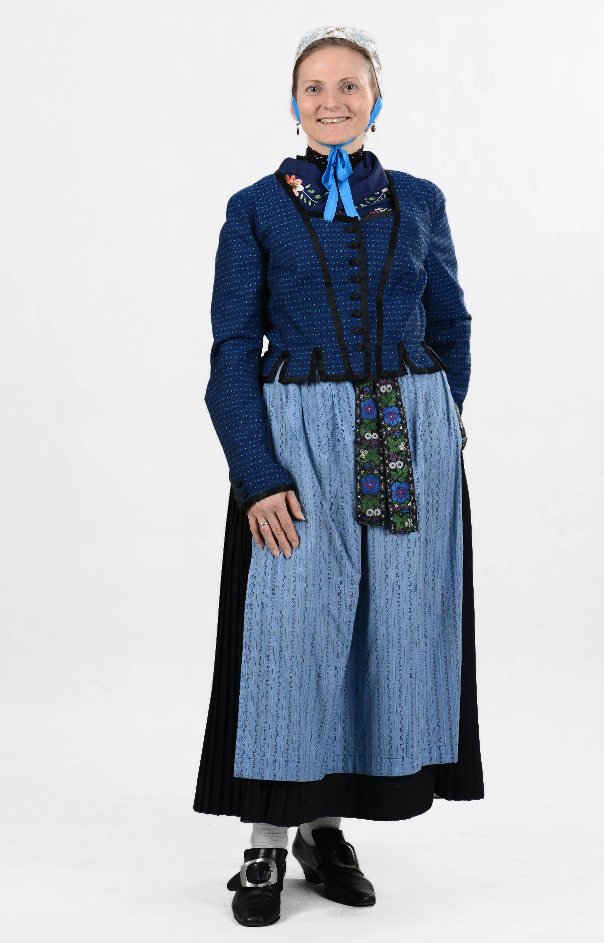 Ländches Tracht Frau Motzen