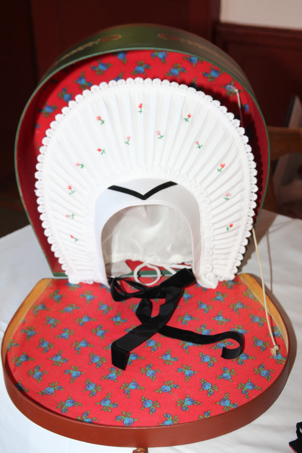 Lauterbacher Tracht Frau Kopfbedeckung 2