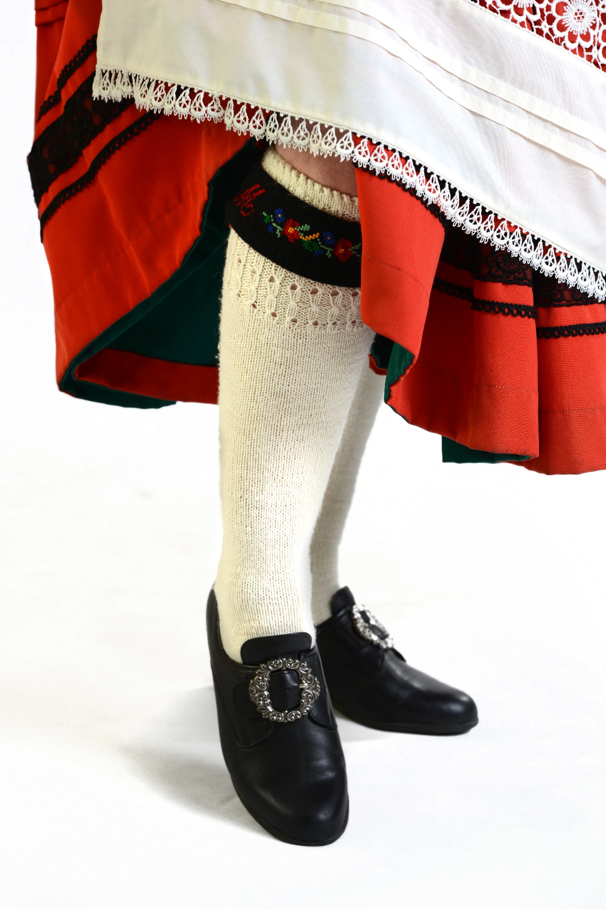 Lauterbacher Tracht Frau Strümpfe und Strumpfband