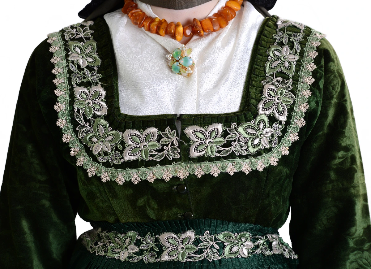 Marburger evangelische Tracht Frau Motzen