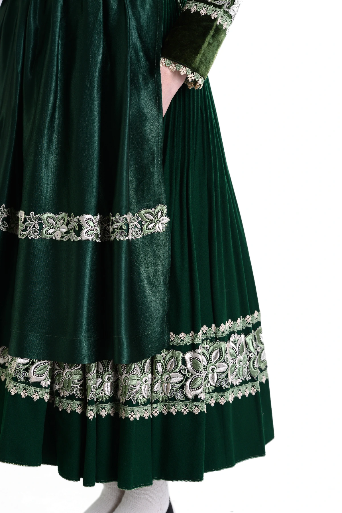 Marburger evangelische Tracht Frau Rock und Schürze