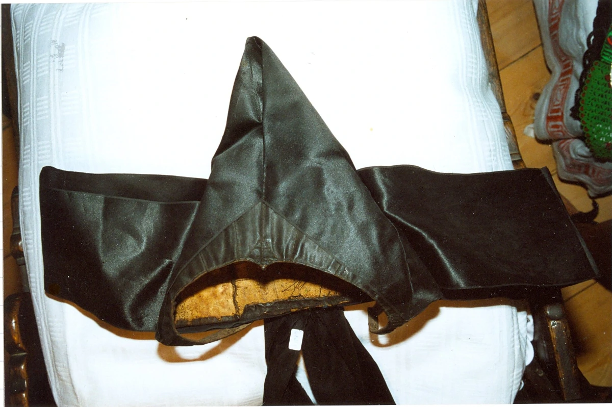 Niederhessische Spitzbetzeltracht Frau Kopfbedeckung 4