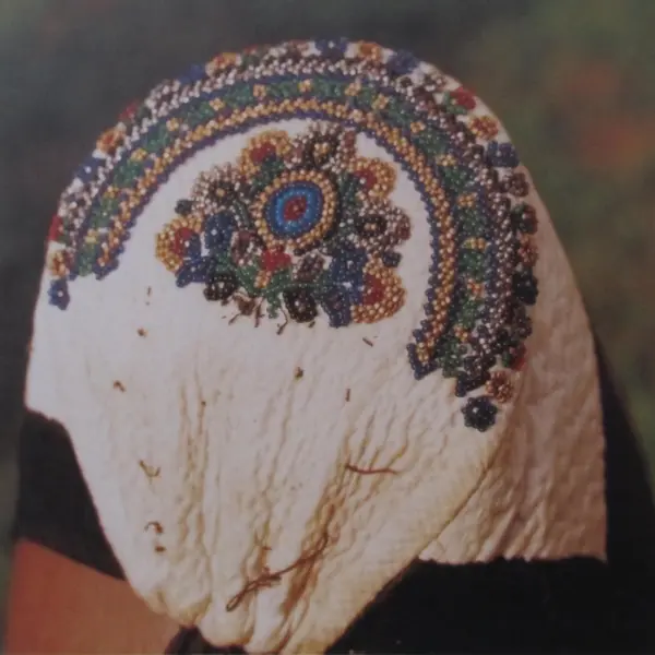 Rotenburger Tracht Frau Kopfbedeckung weissgrundige Betzel 1