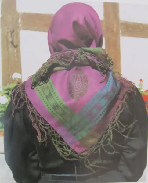 Rotenburger Tracht Frau Kopftuch