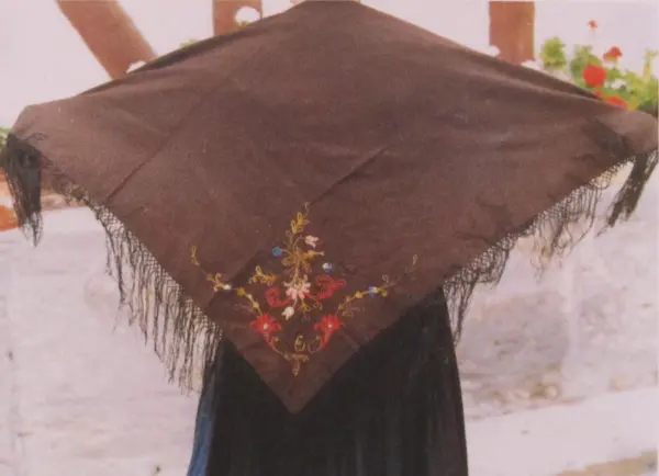 Rotenburger Tracht Frau Schultertuch 1