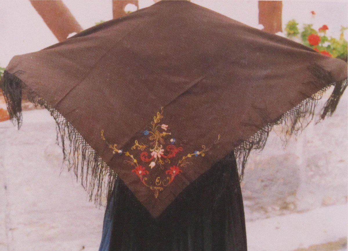 Rotenburger Tracht Frau Schultertuch 1