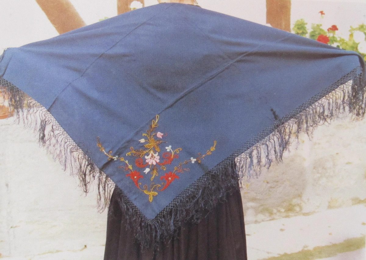 Rotenburger Tracht Frau Schultertuch 2