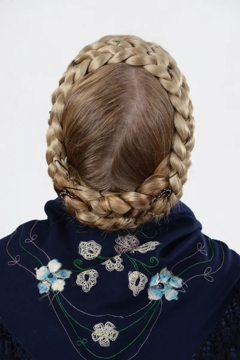 Schönsteiner Tracht Frau Haartracht