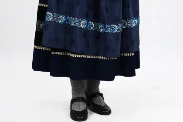 Schönsteiner Tracht Frau Schürze