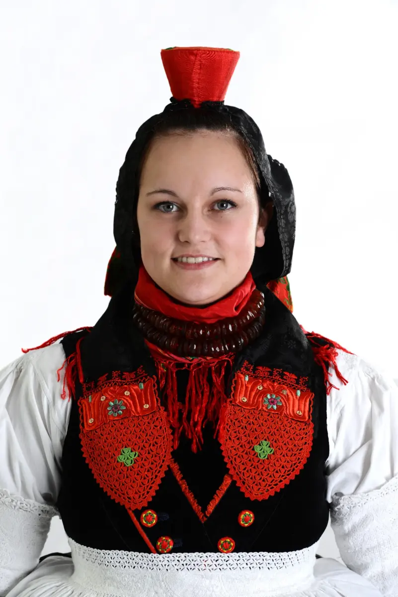 Schwälmer Tracht Frau Halstuch 1
