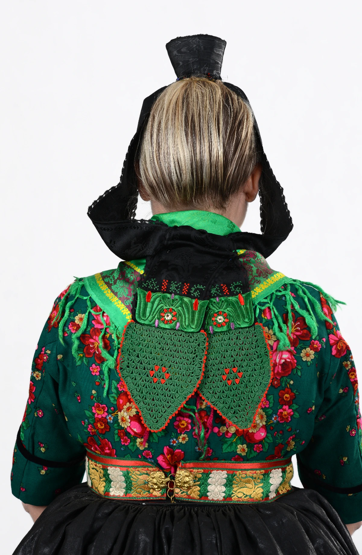 Schwälmer Tracht Frau Halstuch 3