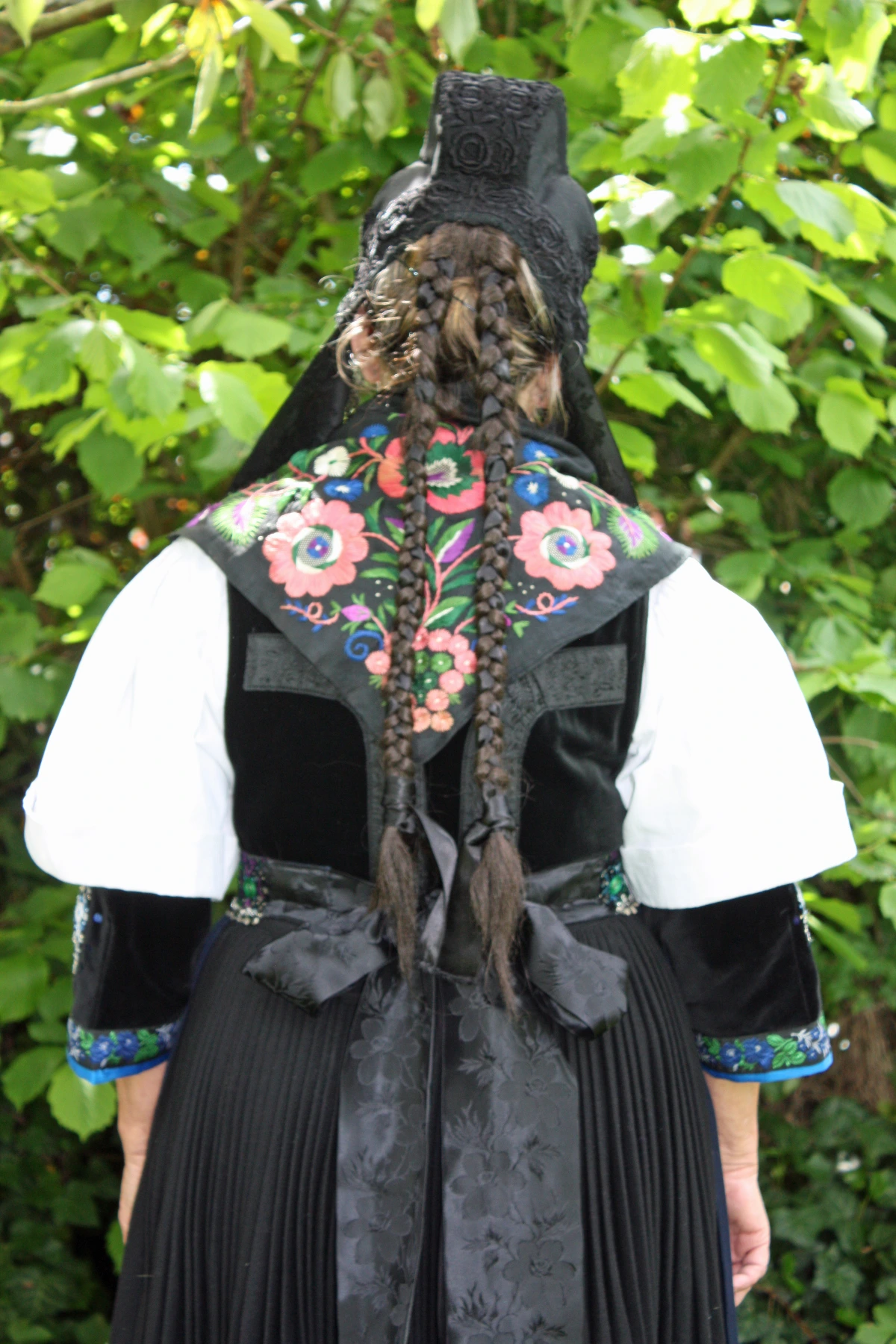 Tracht des Amtes Biedenkopf Frau Freud und Leidtuch 1