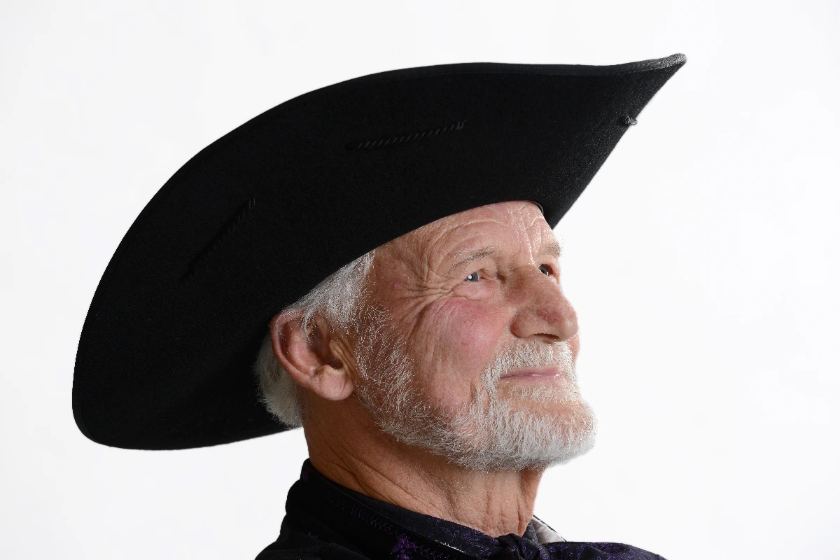 Tracht des Amtes Biedenkopf Mann Kopfbedeckung 1