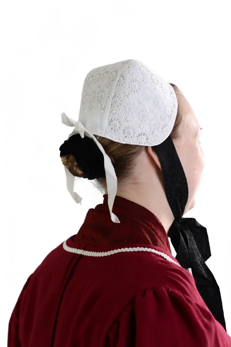 Tracht des Busecker Tals Frau Haube 1